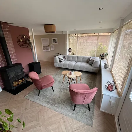 Vt Wonen Stijl Vakantiebungalow Nabij Zee, Strand, Bos En Duinen Voor 6 Personen Casa de Férias Warmenhuizen